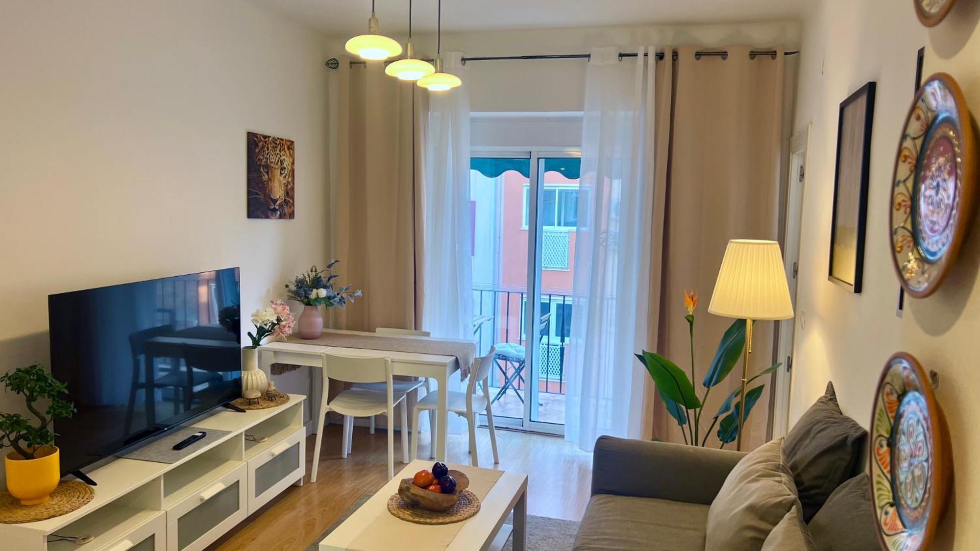 Super Comfy And Homey 4br Peachy * Malaga