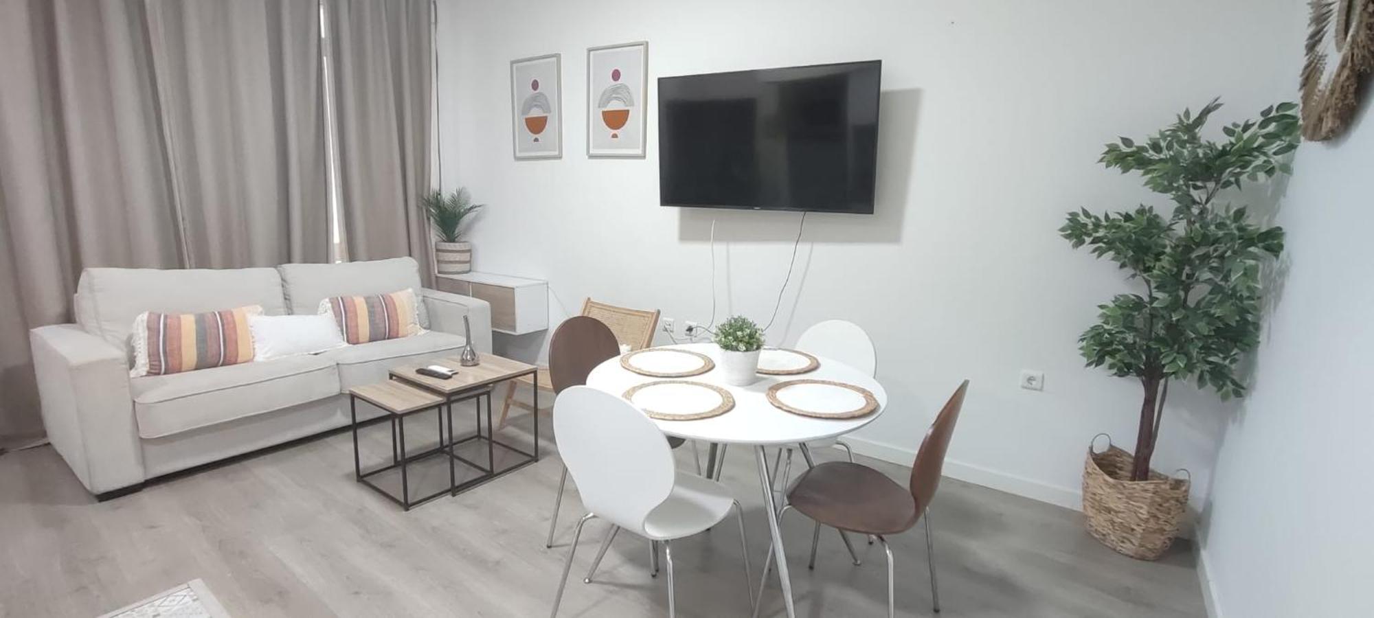 Picasso Downtown Apartment *
