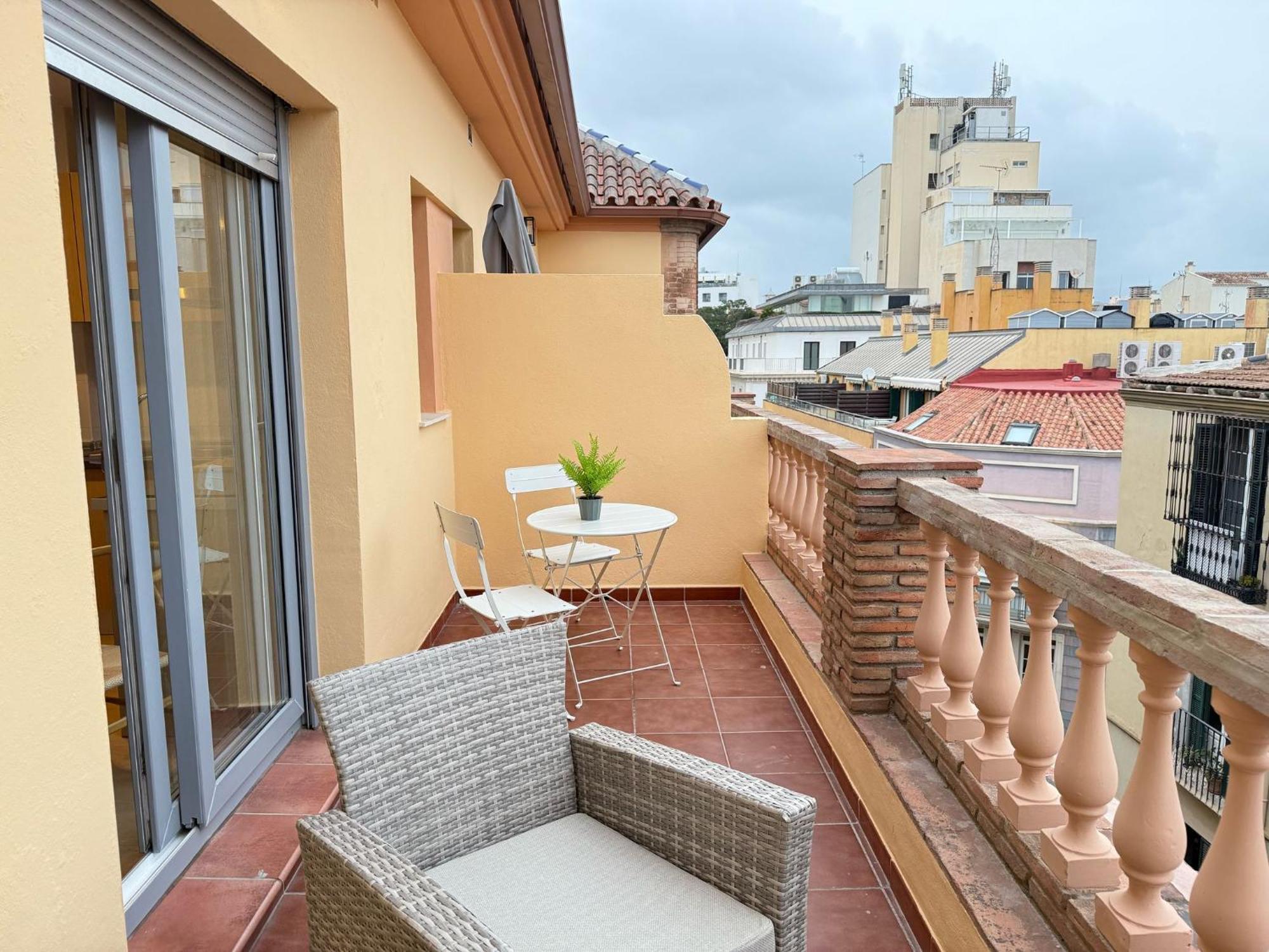Life Alameda Colon Apartment