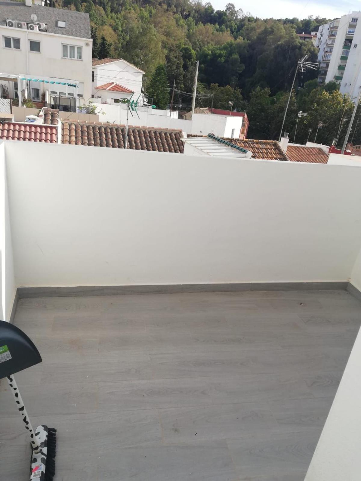 2 Con Terraza Junto A Monte Victoria