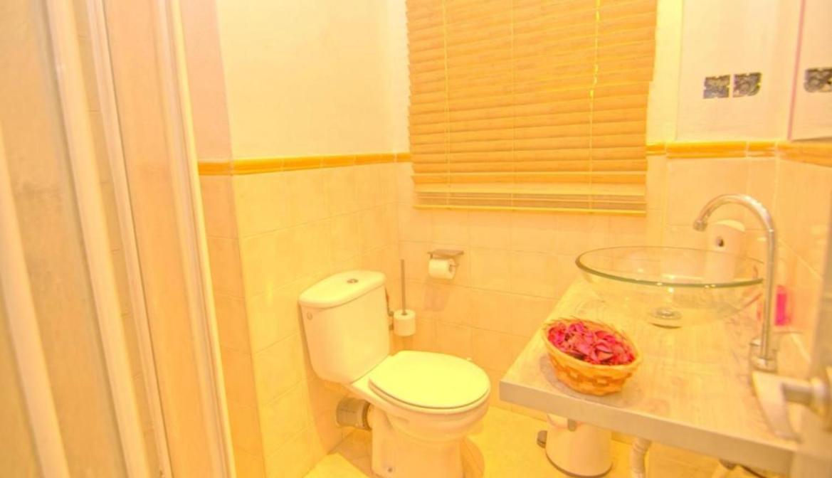 Economic Mercado Homestay *