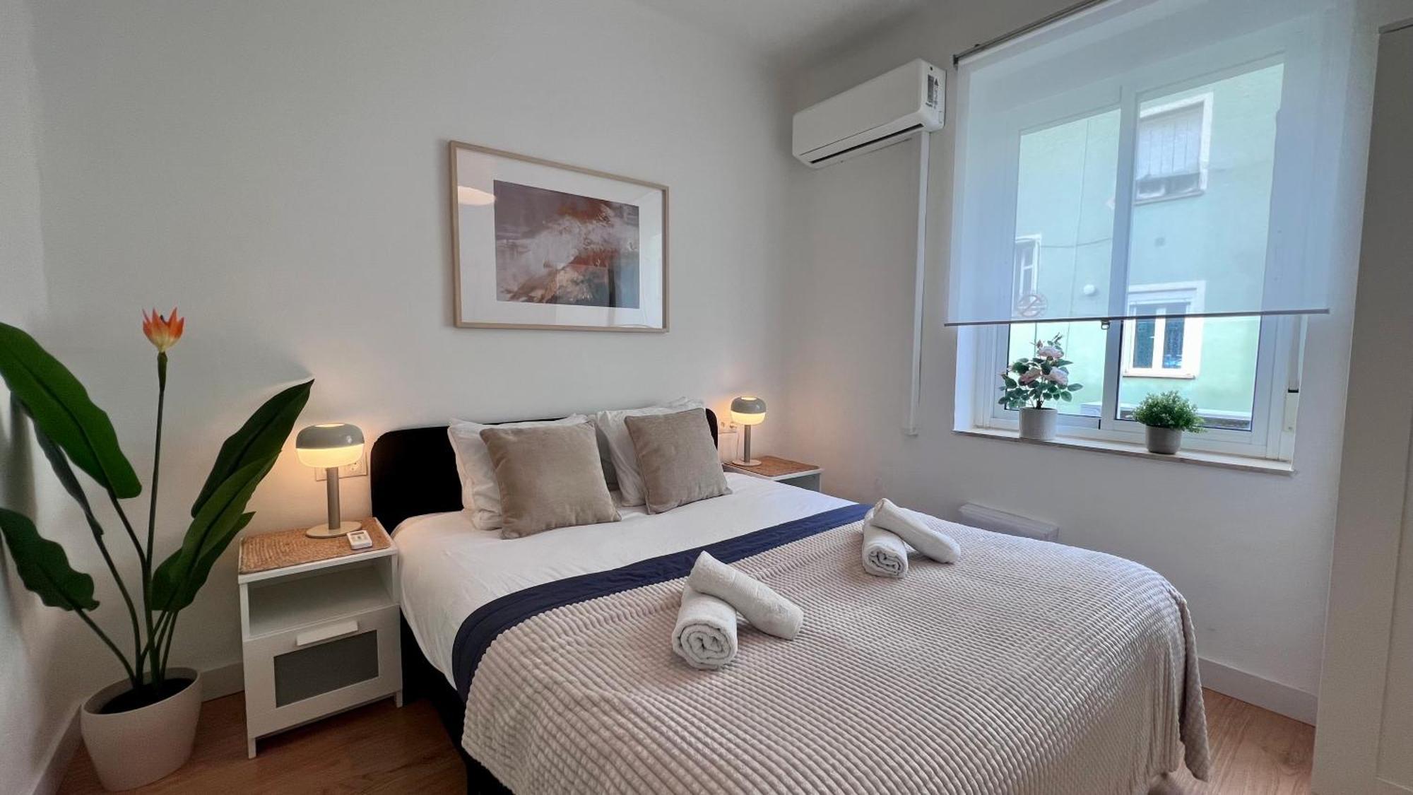 Super Comfy And Homey 4br Peachy Apartment Malaga