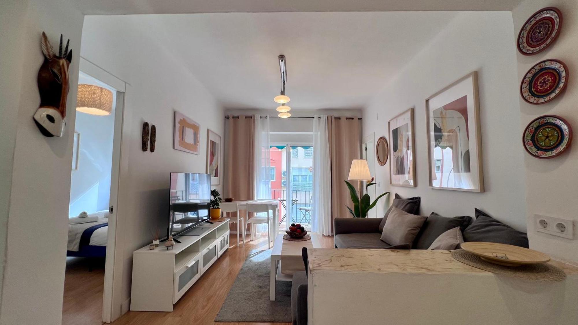 Super Comfy And Homey 4br Peachy Malaga