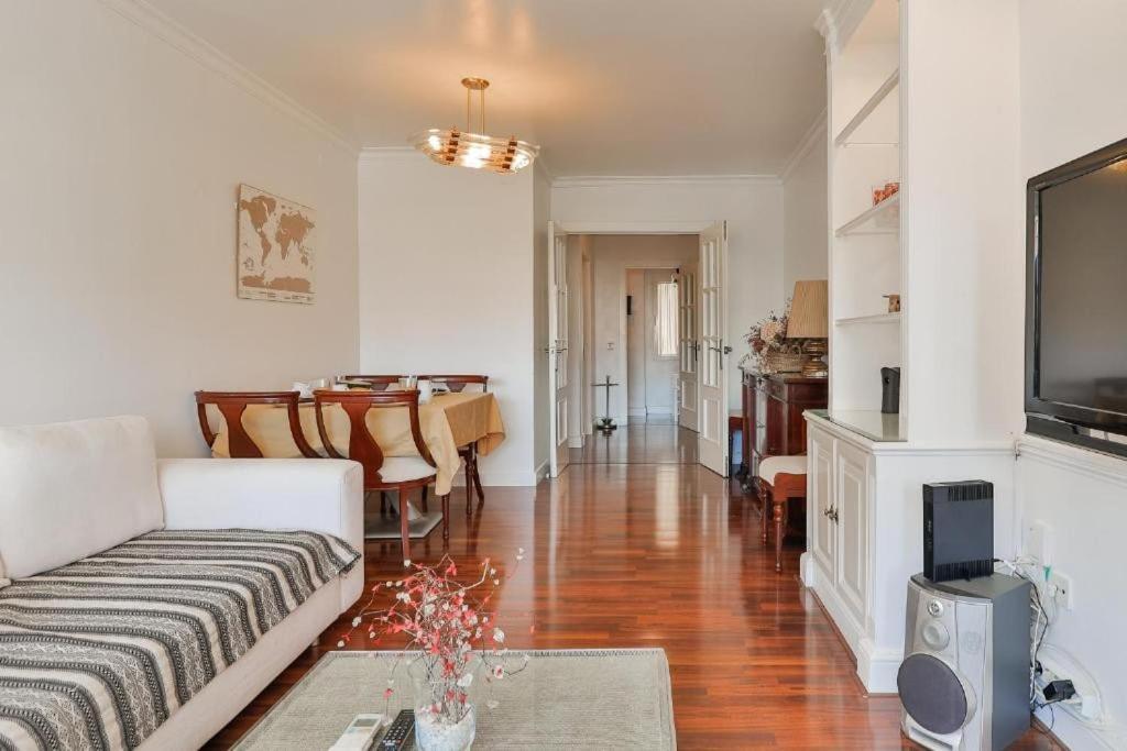 Apartment Big Apartment, Close To Train Station Malaga