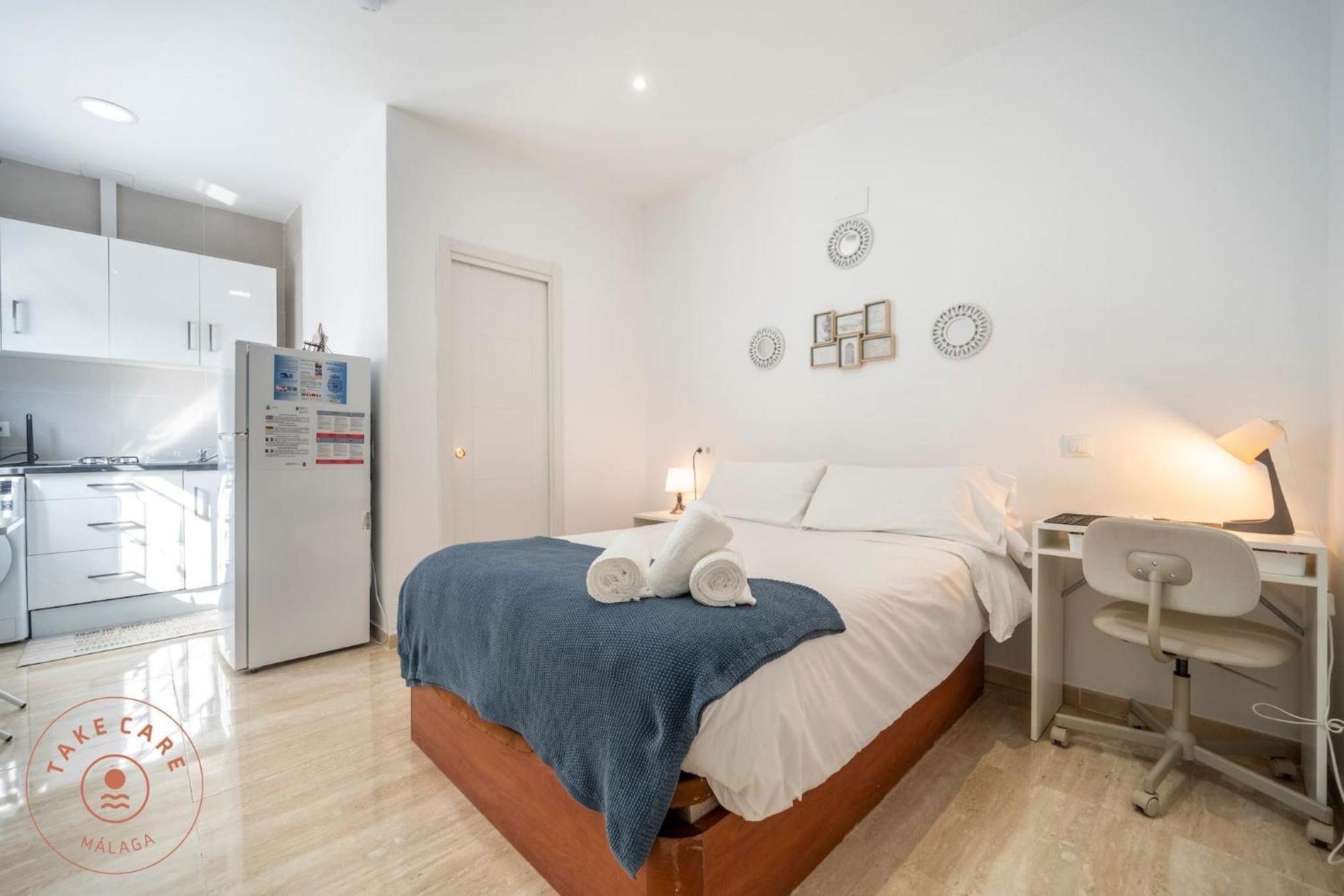 Beachfront Studio, El Palo - Tcm Apartment *
