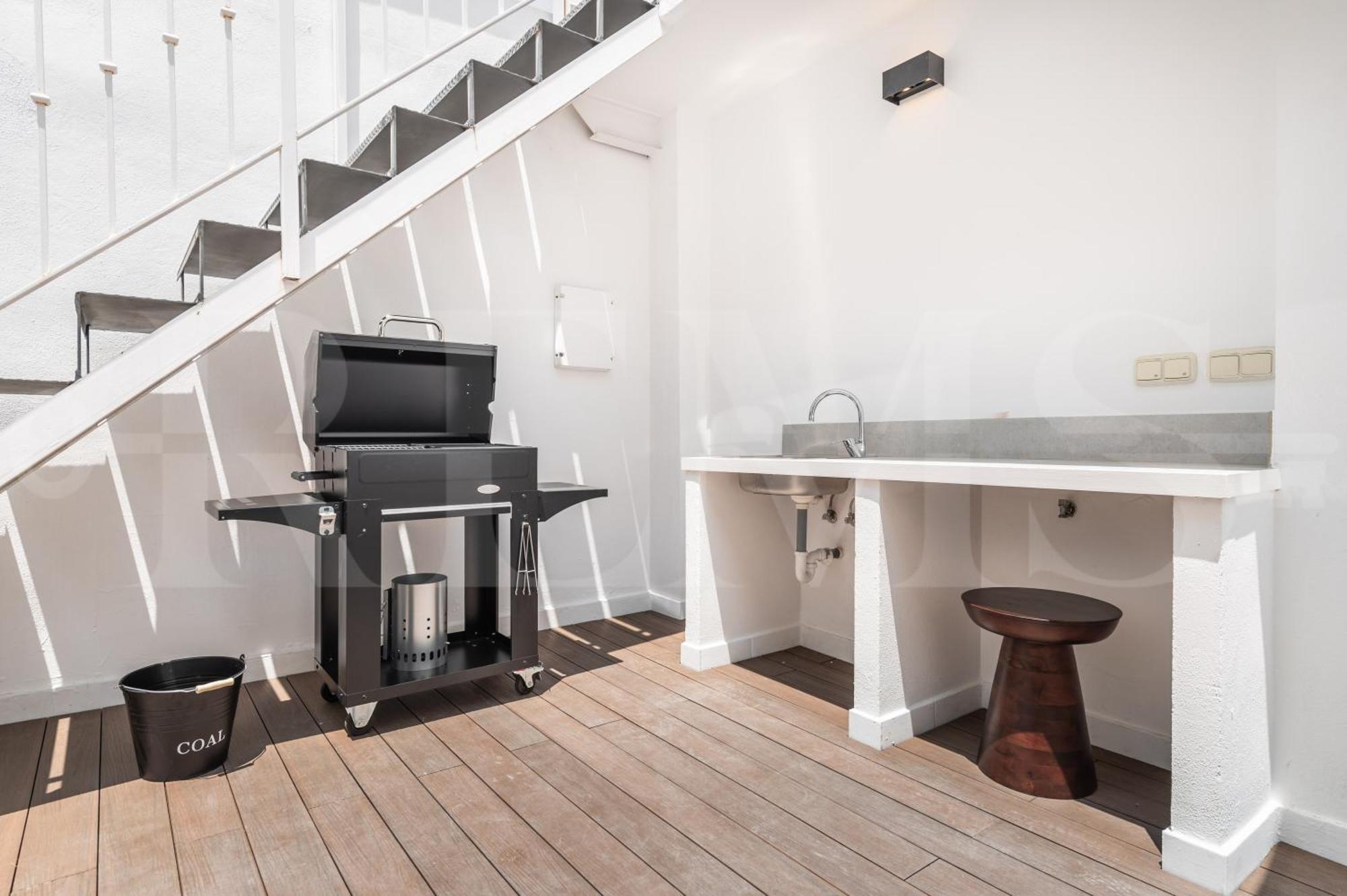 Penthouse & Private Rooftop In The Heart Of By Rems *
