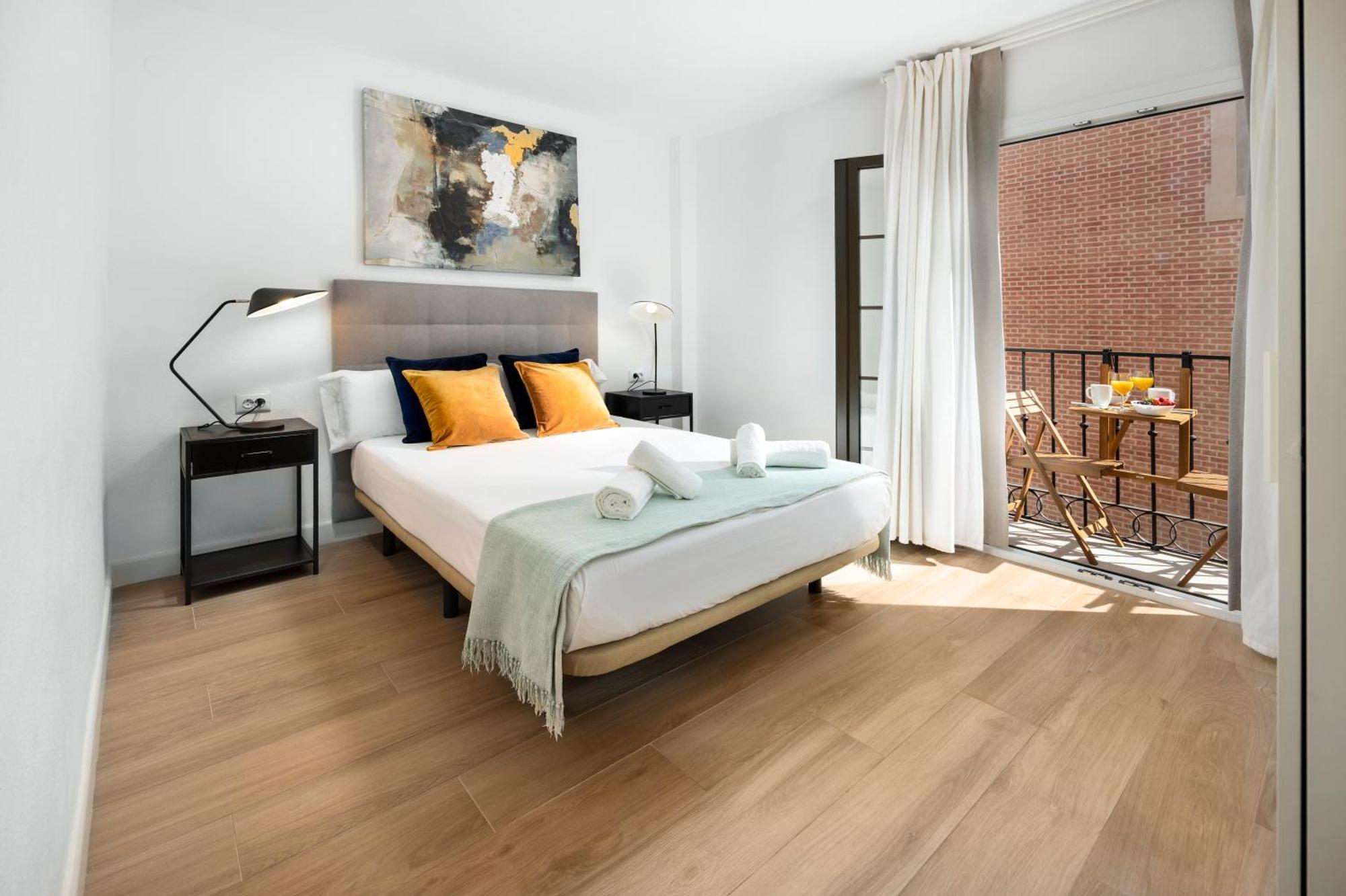 And Spacious With Parking On-site Apartment