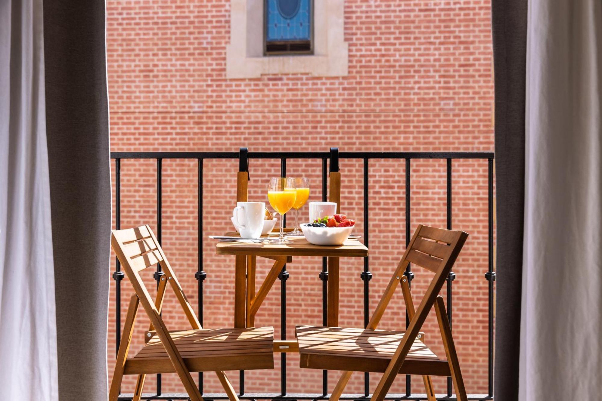 And Spacious With Parking On-site *