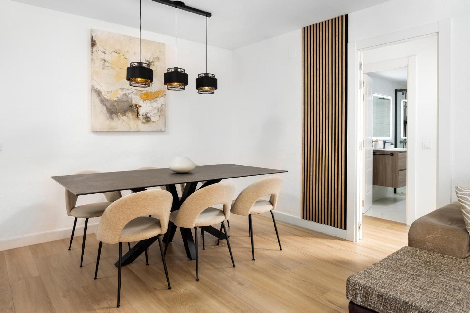 And Spacious With Parking On-site * Malaga