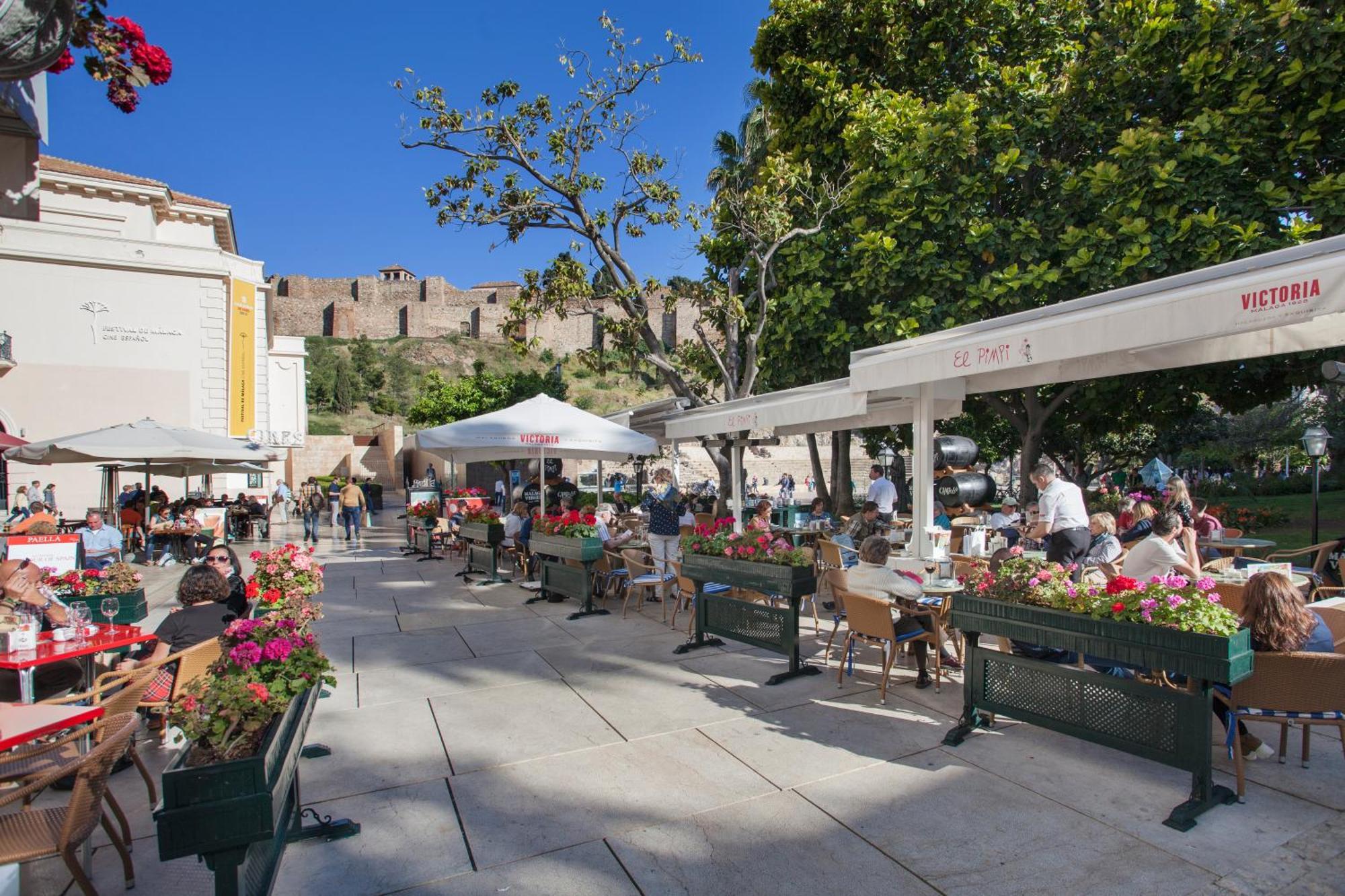Apartment And Spacious With Parking On-site Malaga