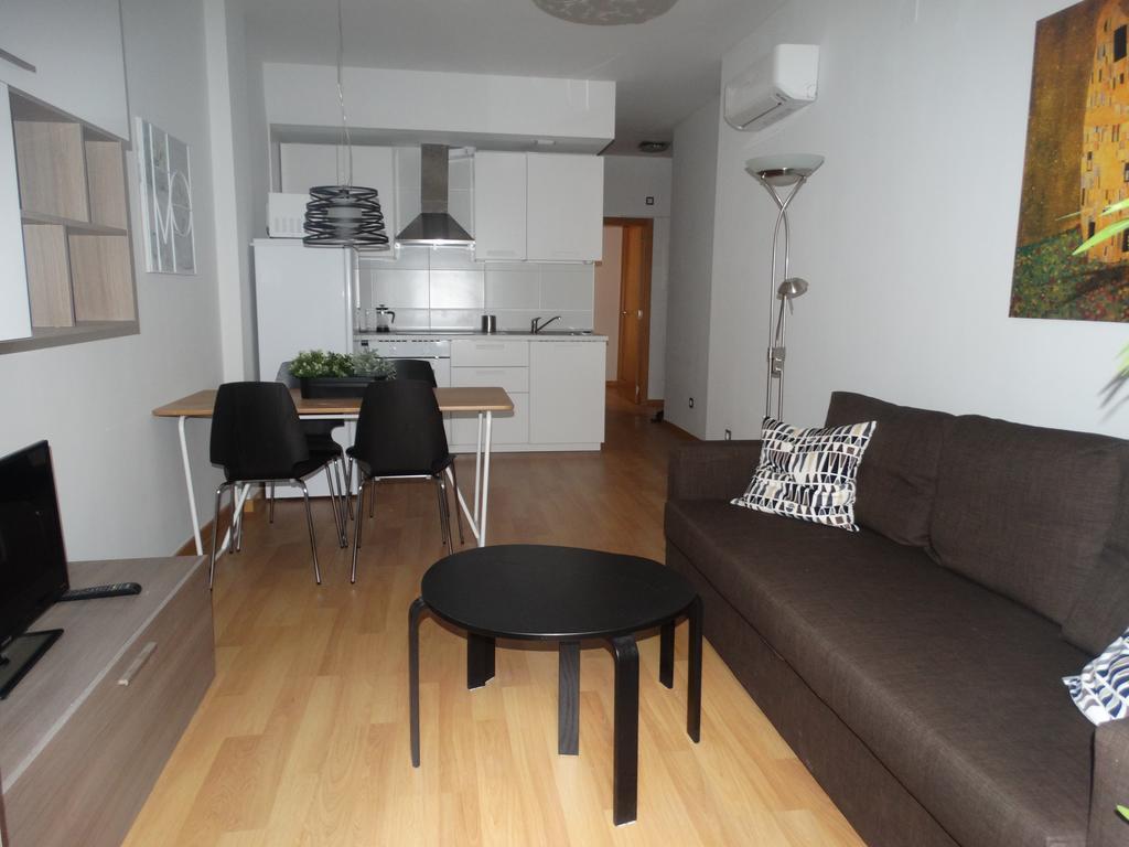 - Jinetes, 14 * Malaga