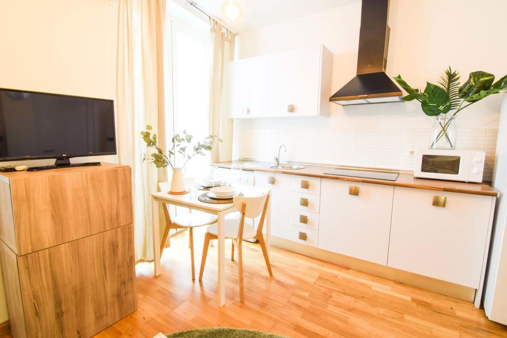 Letmalaga Carreteria Apartment Malaga