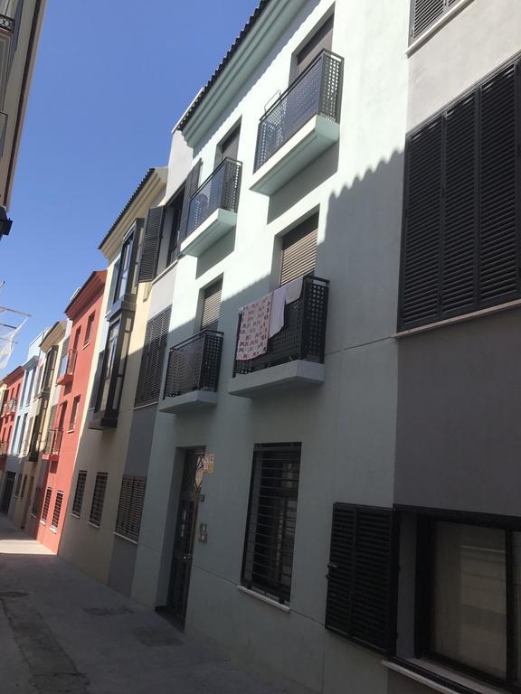 - Jinetes, 14 * Malaga