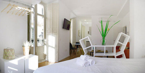 Life Calderon Apartment