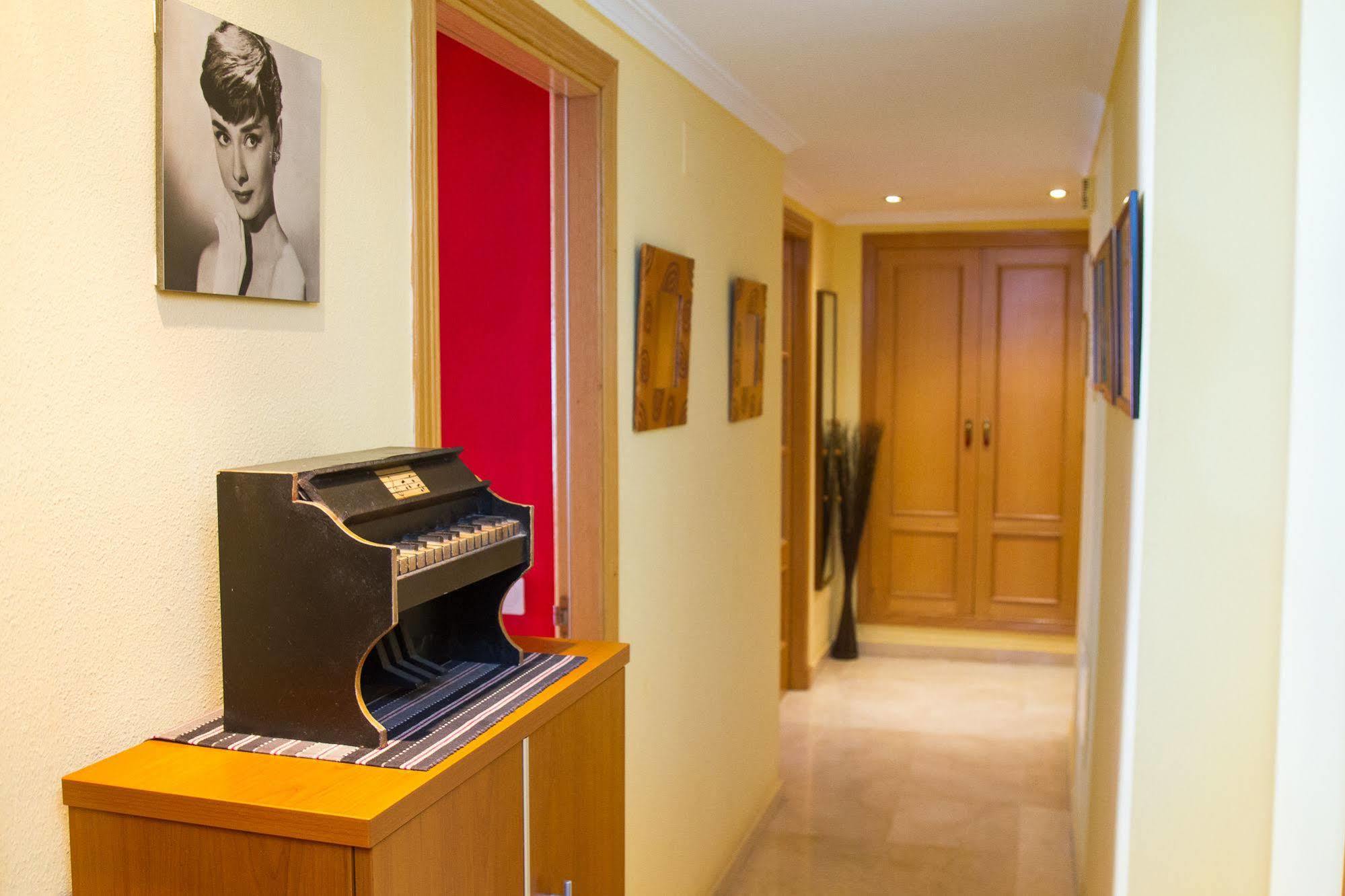 Alfonso Reyes - Harbour Apartment