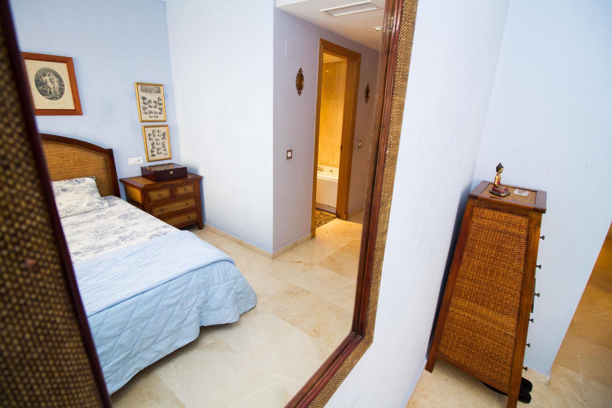 Alfonso Reyes - Harbour Apartment *