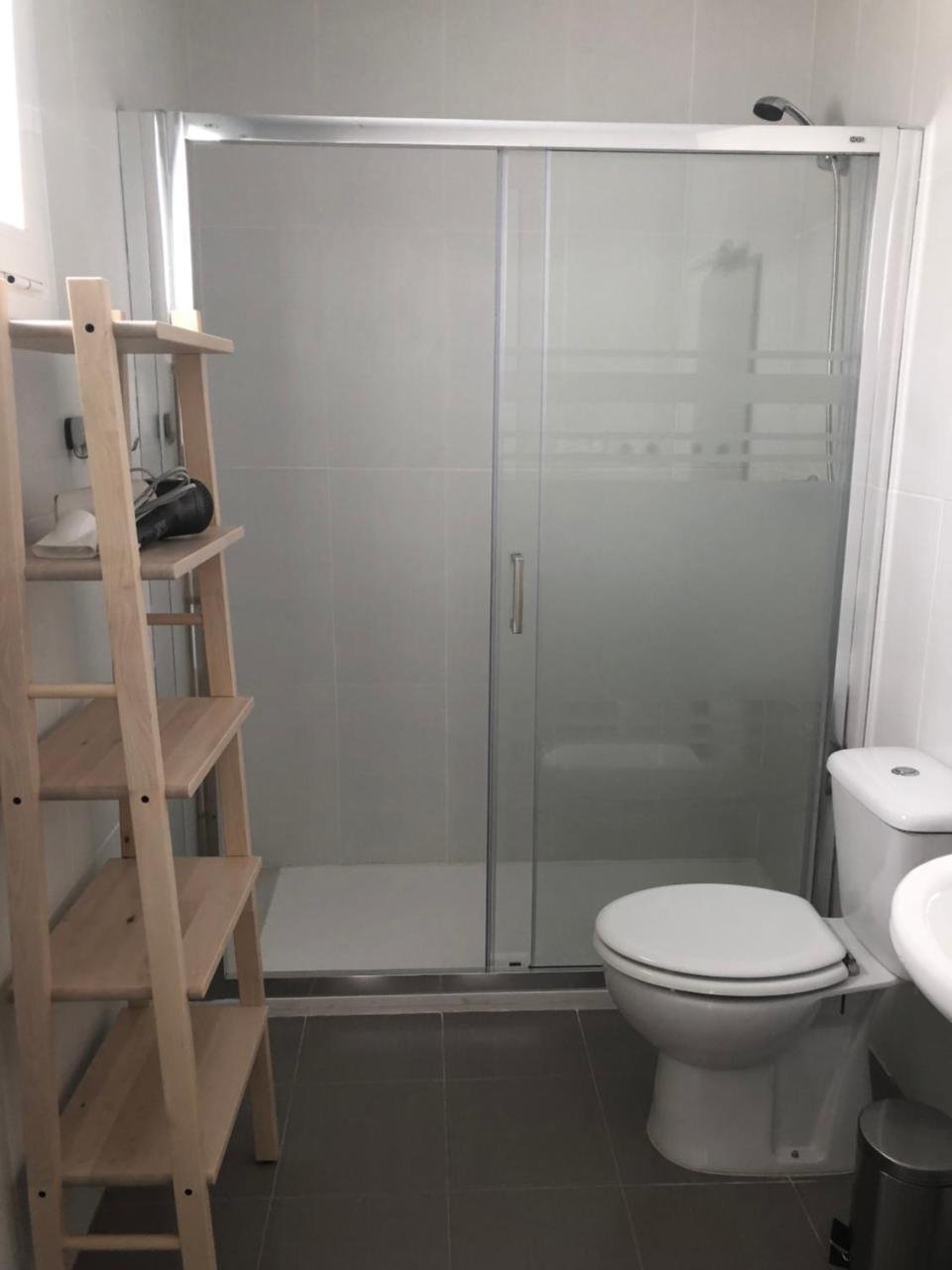 - Jinetes, 10 Apartment *