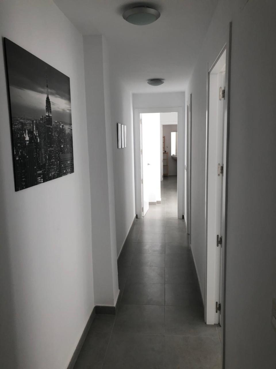 - Jinetes, 10 * Malaga