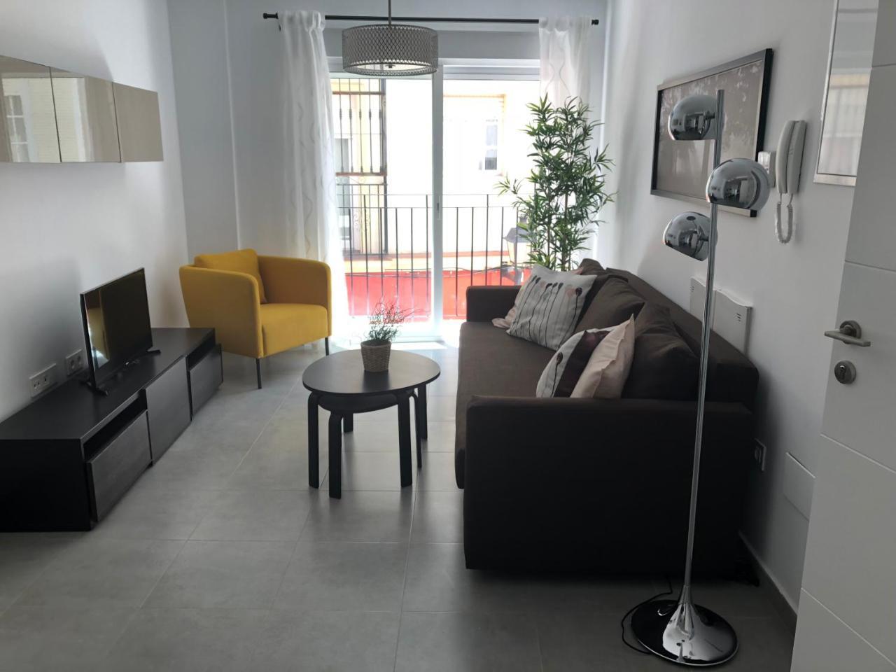- Jinetes, 10 Apartment *