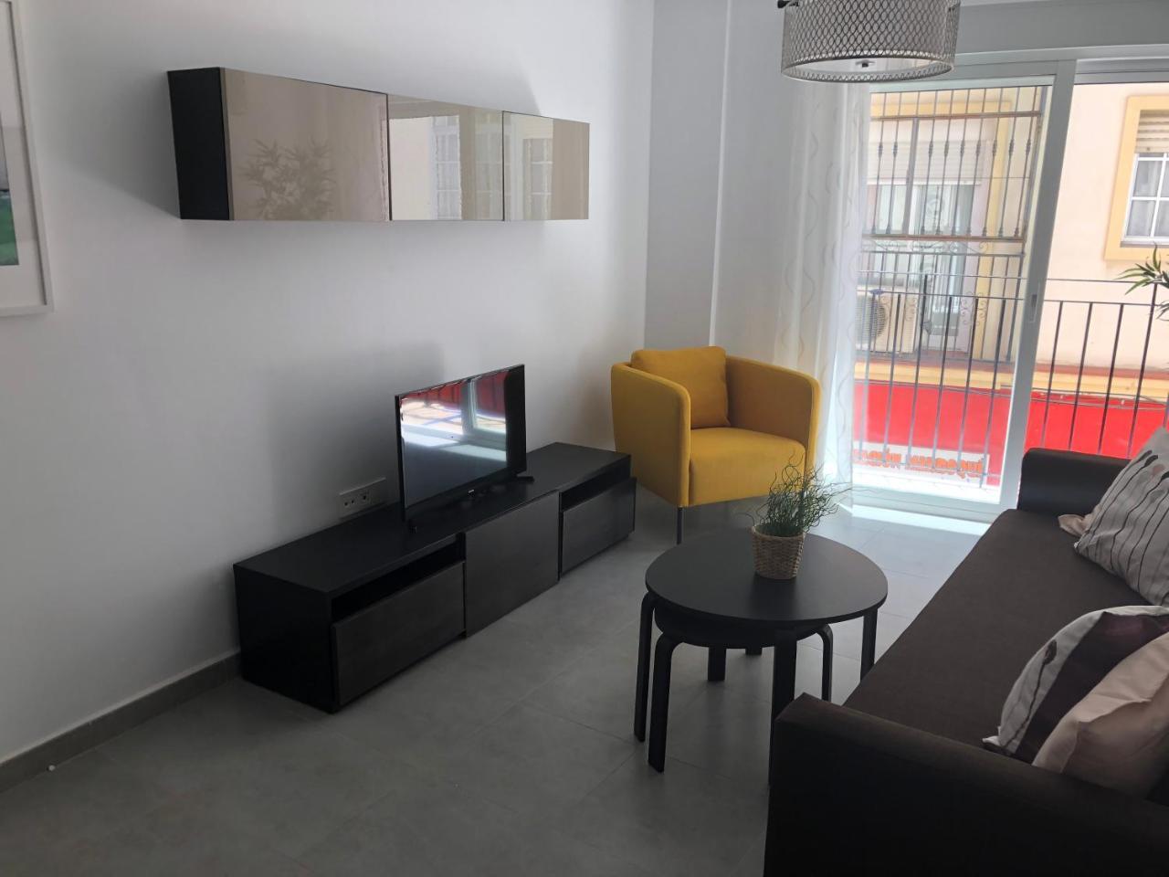 - Jinetes, 10 Apartment *