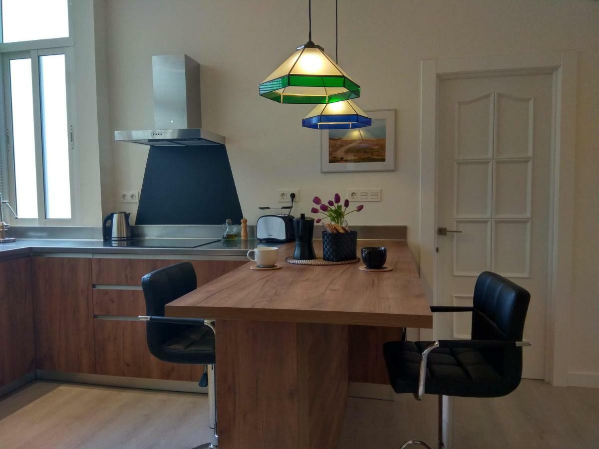 Apartment Flat Soho Center With Balcony *