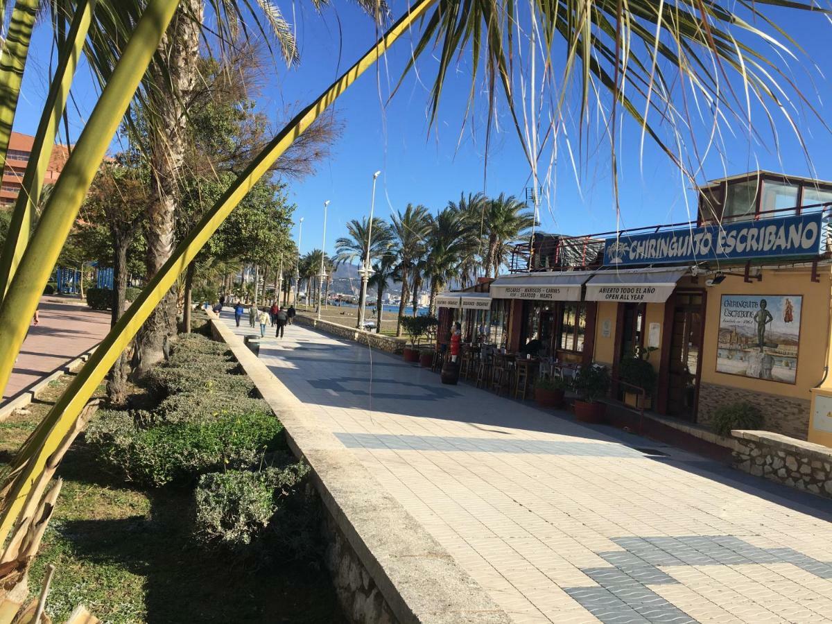 Paseo Maritimo Antonio Banderas *