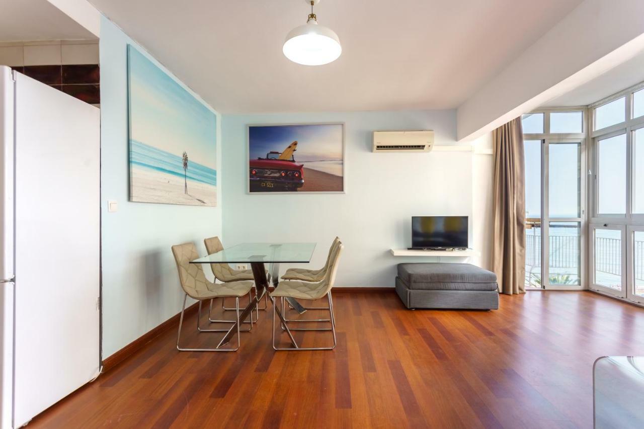 Mp4-beachfront Enjoy Breakfast Facing The Ocean Apartment Malaga