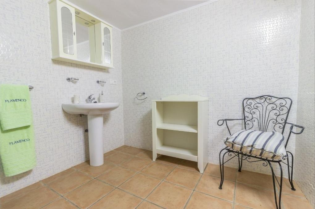 Oasis Apartment