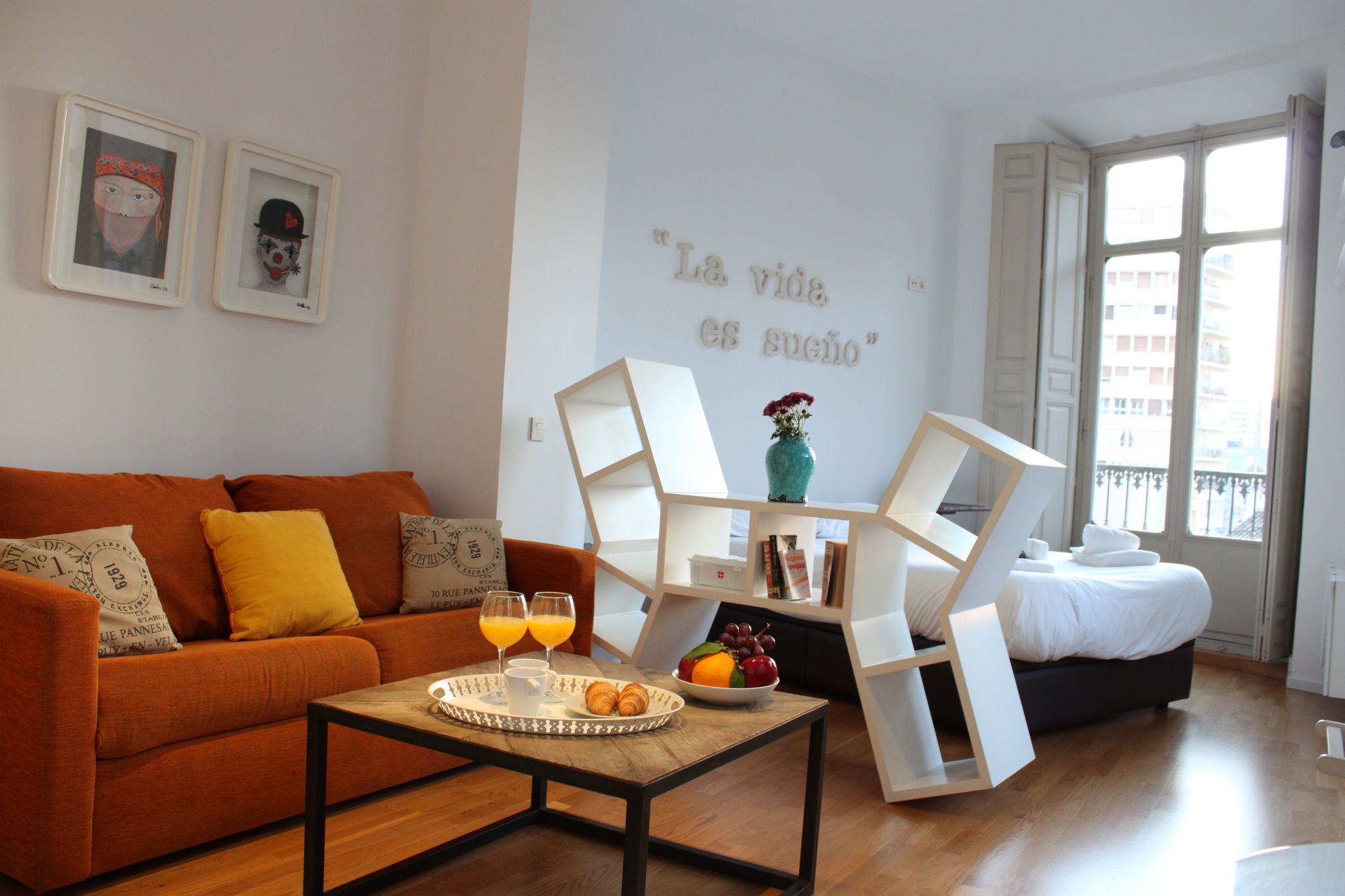 Apartment Life Calderon *