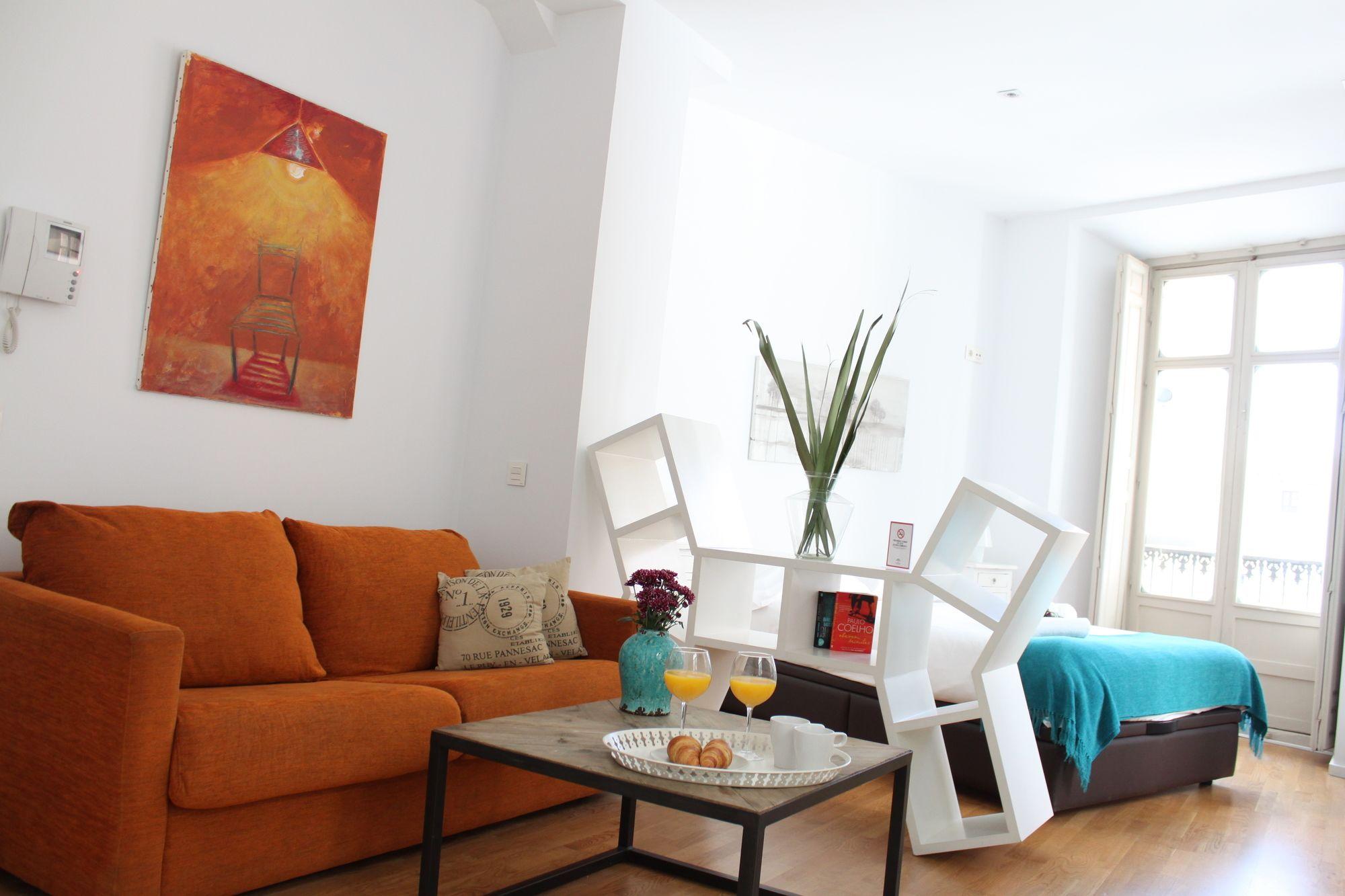 Apartment Life Calderon *
